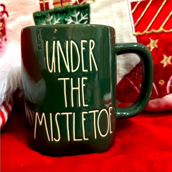 Rae Dun “ UNDER THE MISTLETOE” Mug - Picture 1 of 4